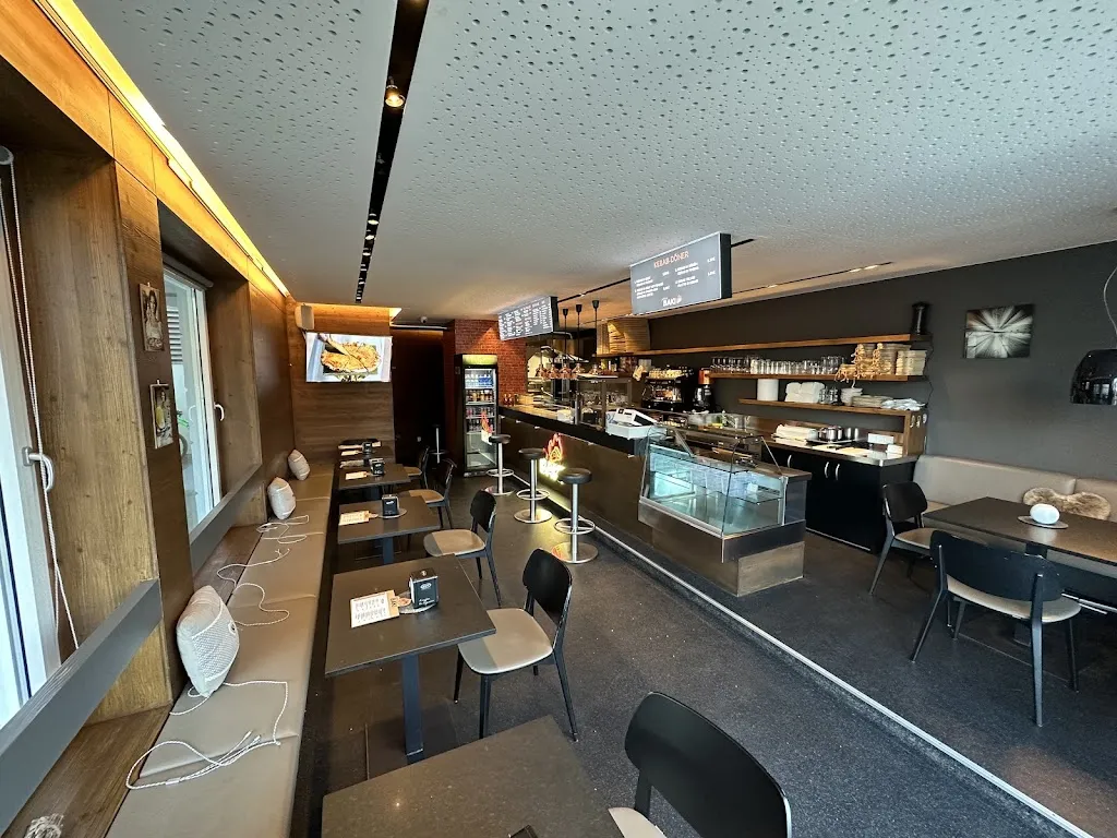 Pizza BAKI restaurant in Brunico