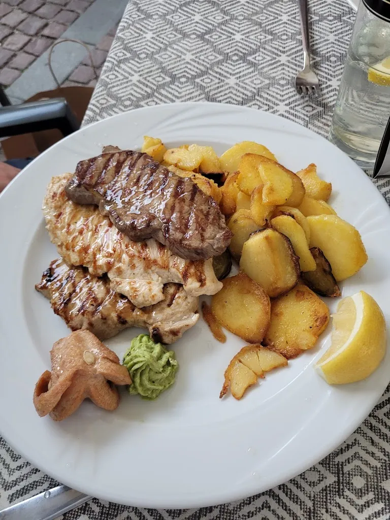 Arc - Restaurant_Brunico_slider_image_3