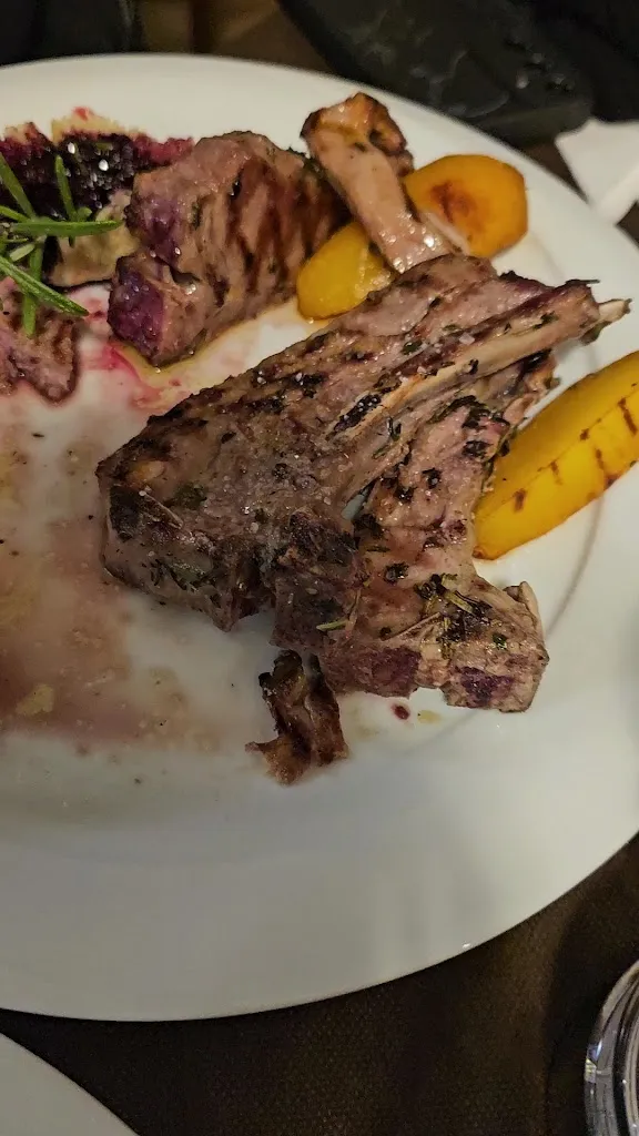 Ristorante pizzeria Agnello_Campitello di Fassa_slider_image_2