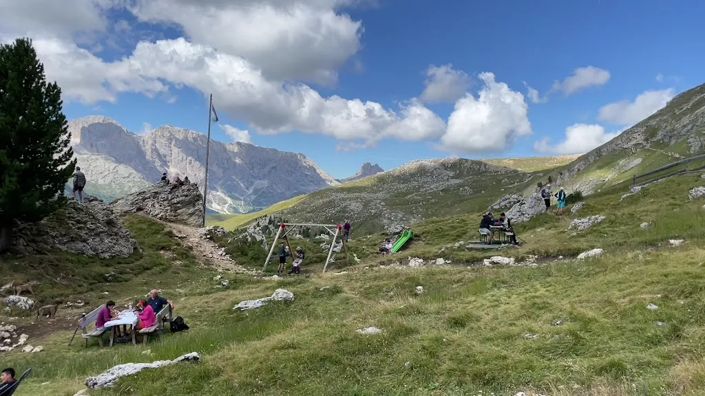 Rifugio Sandro Pertini_Campitello di Fassa_slider_image_2