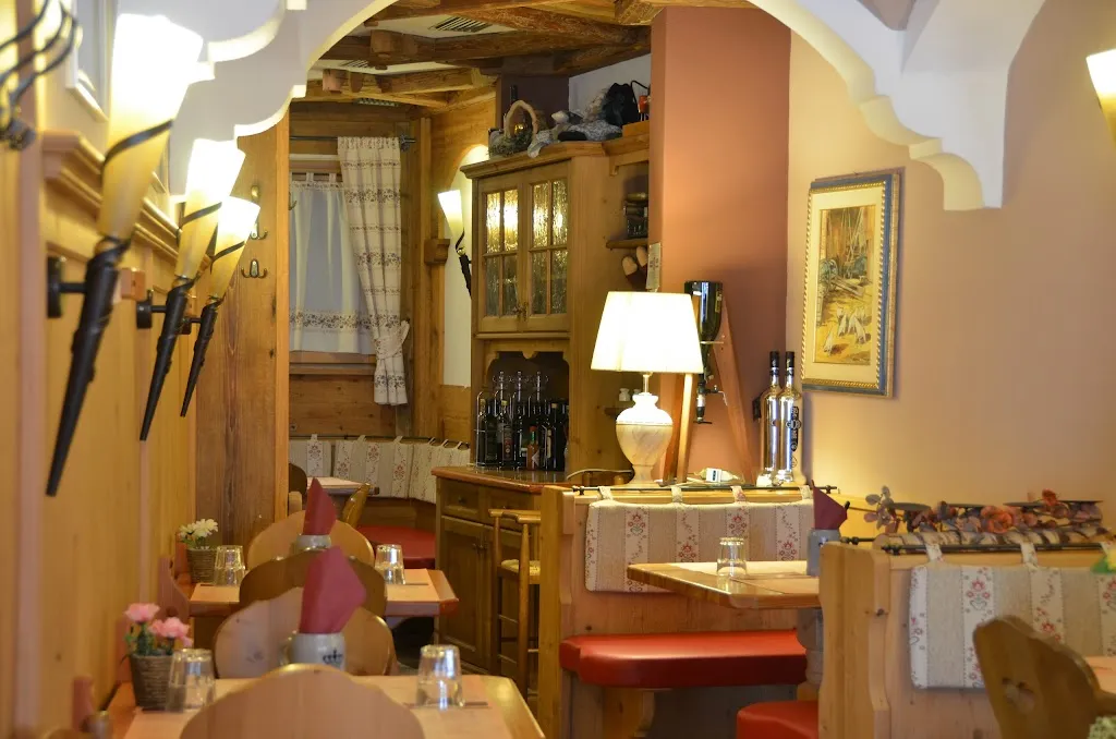 L'Ostaria da Besic restaurant in Campitello di Fassa