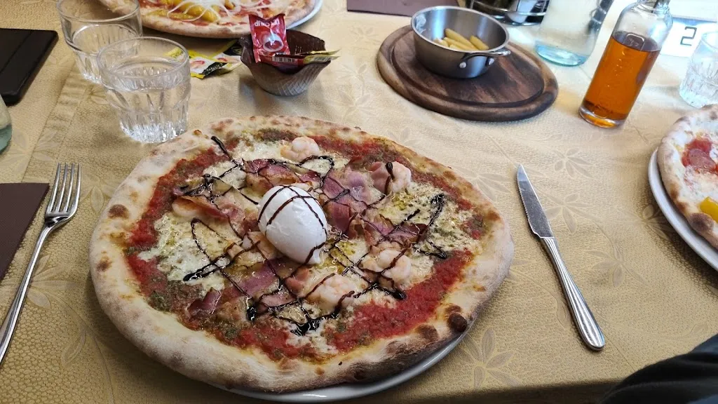 Sidi A._Hotel Pizzeria Niagara_Campodenno_review