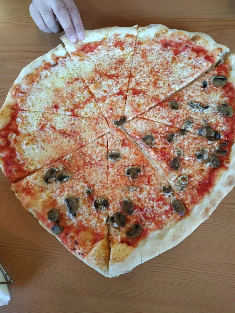 Menu_Pizza shop_Carano_image_9