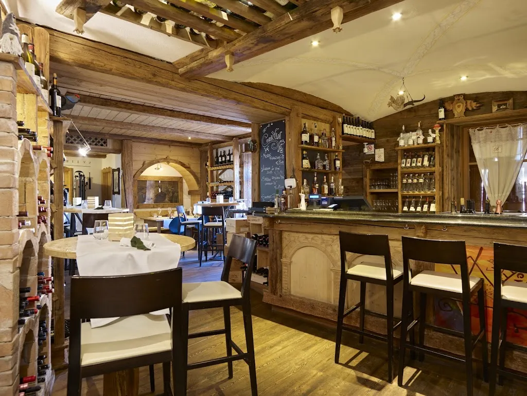 El Molin Winebar & bistrot restaurant in Carano