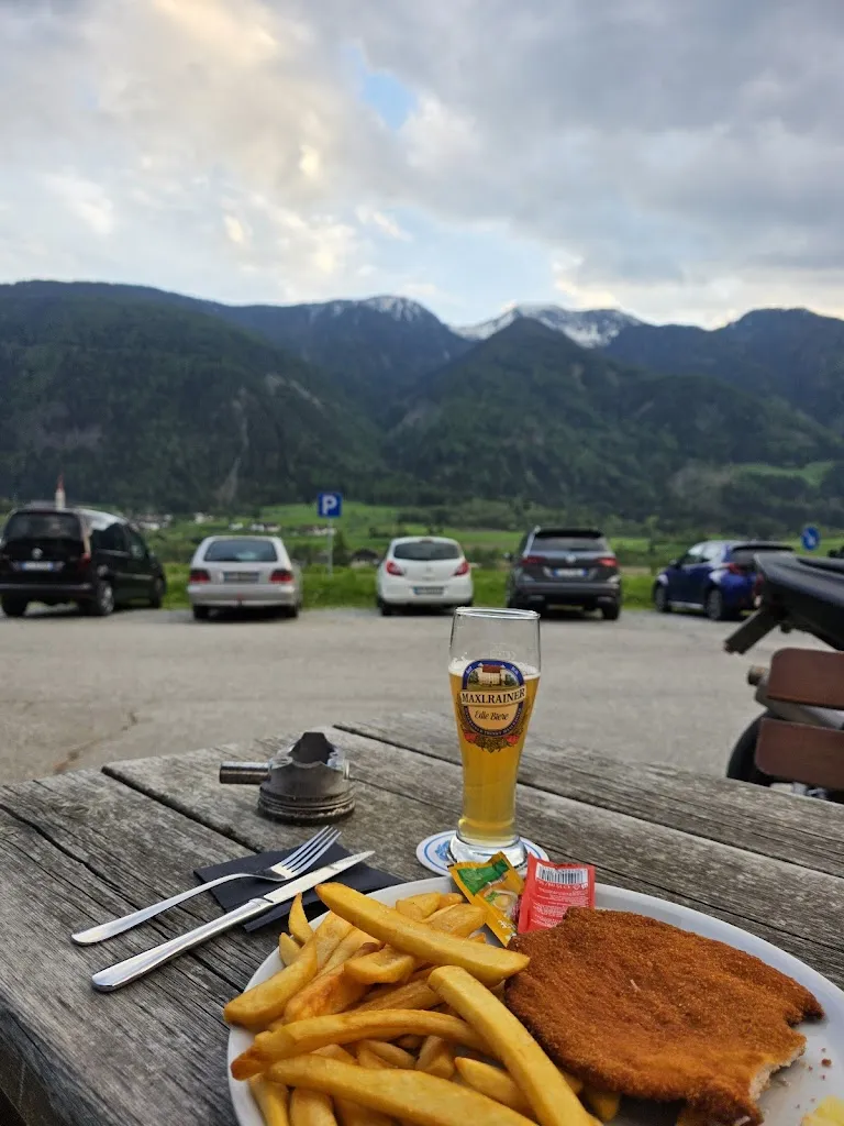 Julian Valline_V MOTOR Bar & Grill_Campo di Trens_review