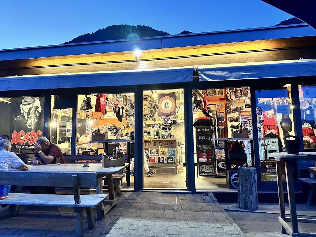 V MOTOR Bar & Grill restaurant in Campo di Trens