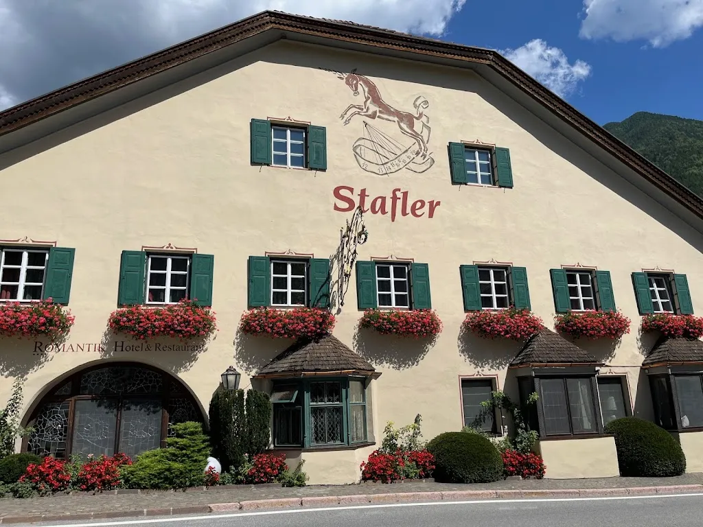 Cristiano Vecchi_Gasthofstube Stafler_Campo di Trens_review