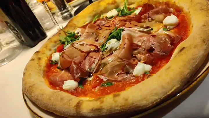 Ristorante Pizzeria Zur Traube_Campo di Trens_slider_image_2