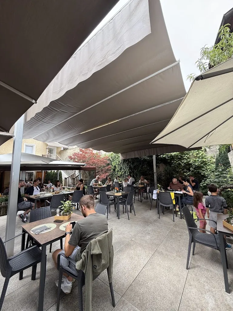 Ristorante Pizzeria Zur Traube_Campo di Trens_slider_image_3