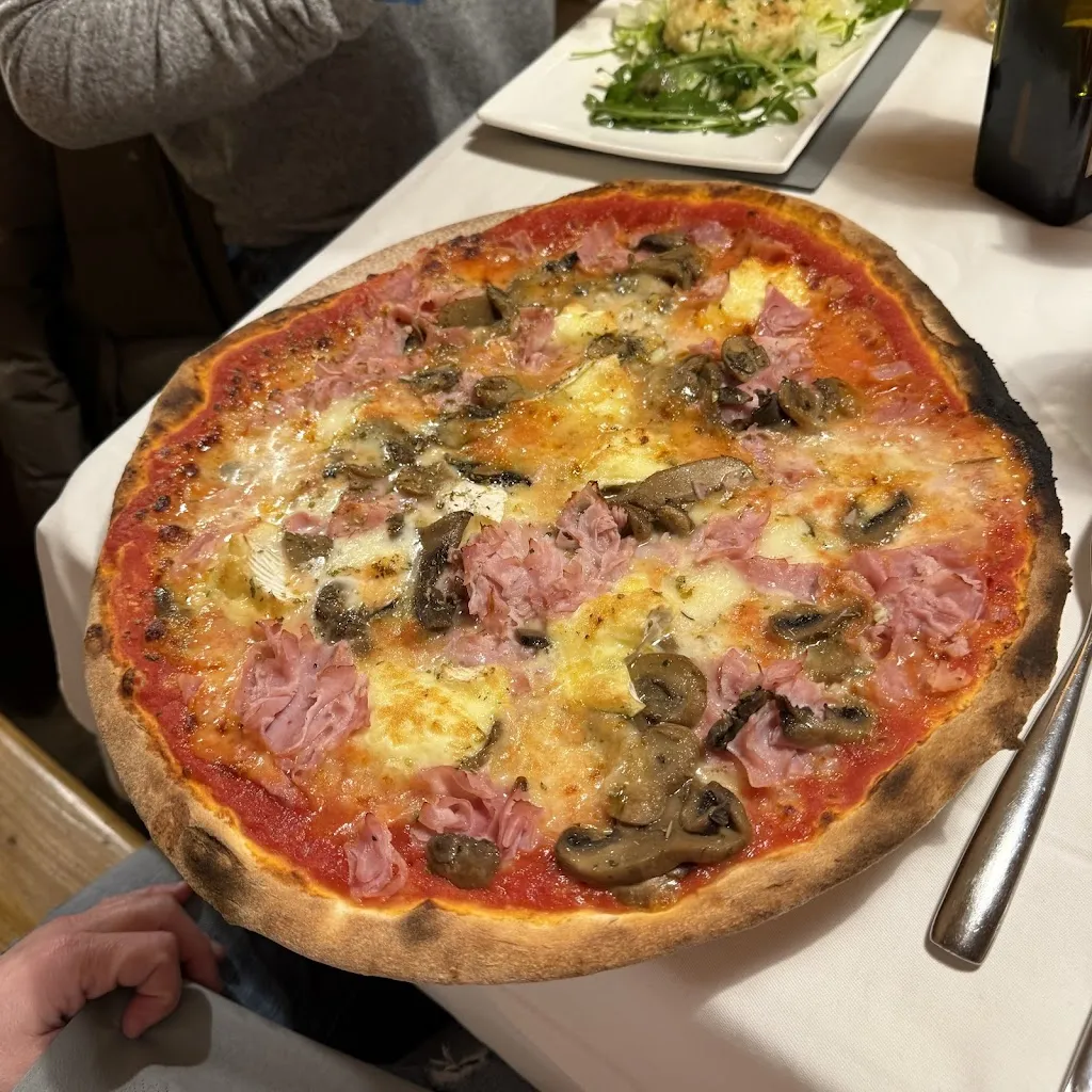 Biwak Restaurant Pizzeria Pub_Campo di Trens_slider_image_2