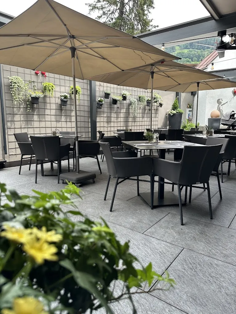 Nepomuk - Rooms | Restaurant | Pizzeria restaurant in Campo di Trens