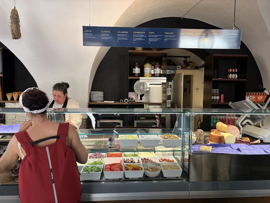 Laura Cozijnsen_Angolo Focacceria Vipiteno_Campo di Trens_review