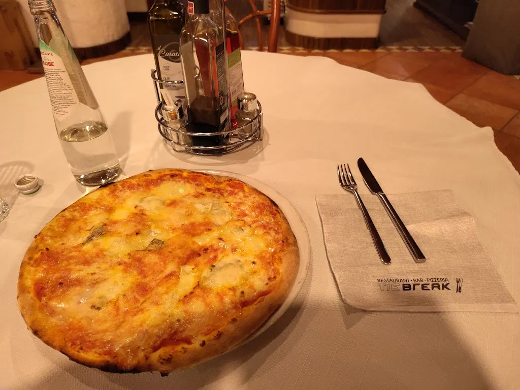 Matthias Ashir Shah_Restaurant Pizzeria Tie Break_Campo di Trens_review