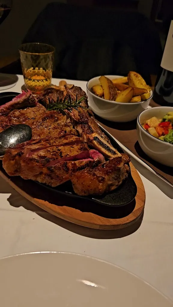 Vinzenz-zum feinen Wein_Campo di Trens_slider_image_2