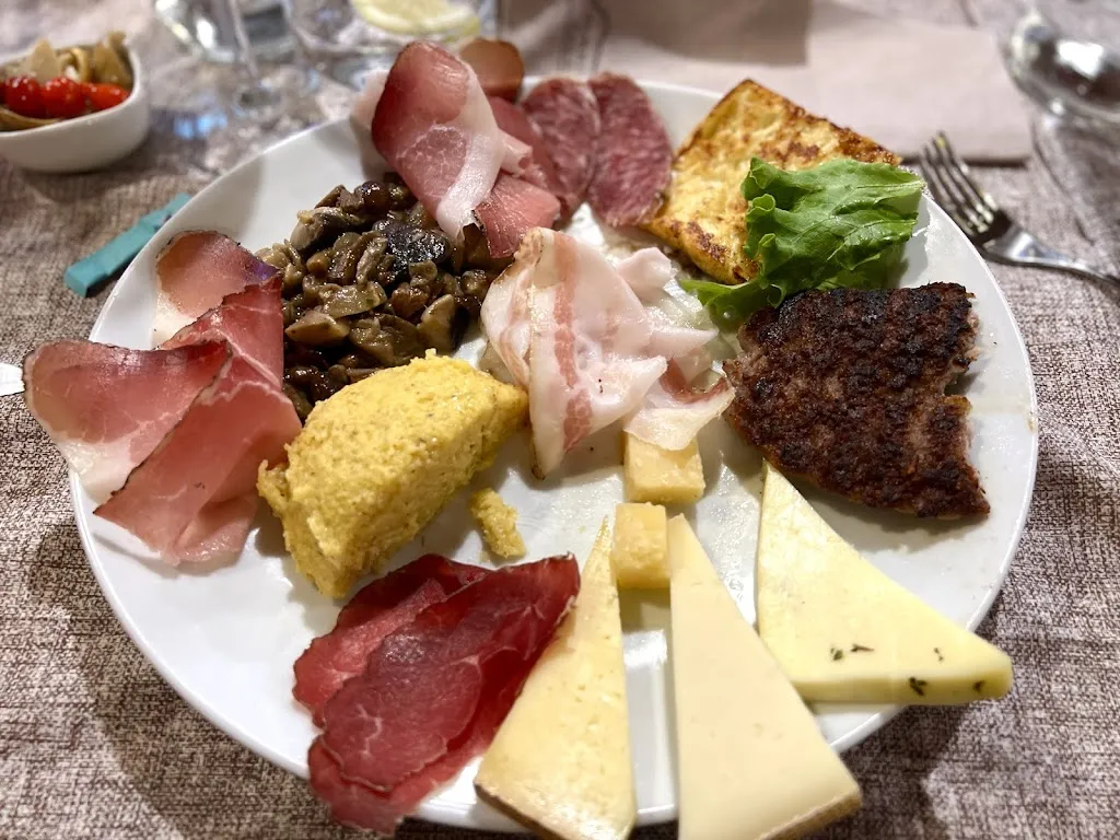 Albergo Ristorante Miralago Calaita_Canal San Bovo_slider_image_3