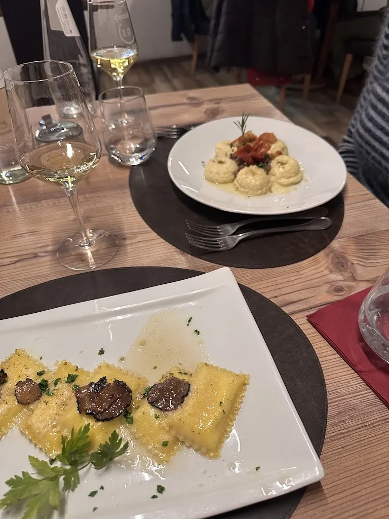 Gillian Gatecliff_La Doga_Canal San Bovo_review