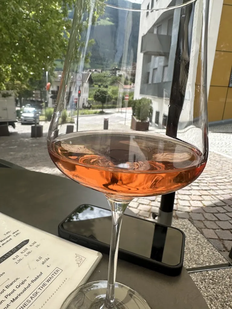 Estanislao Montesinos Gomez_Weinsalon Cafe Seeber_Castelbello_review