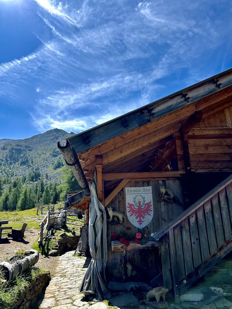 Patrick Delmenhagen_Zirmtal Alm_Castelbello_review