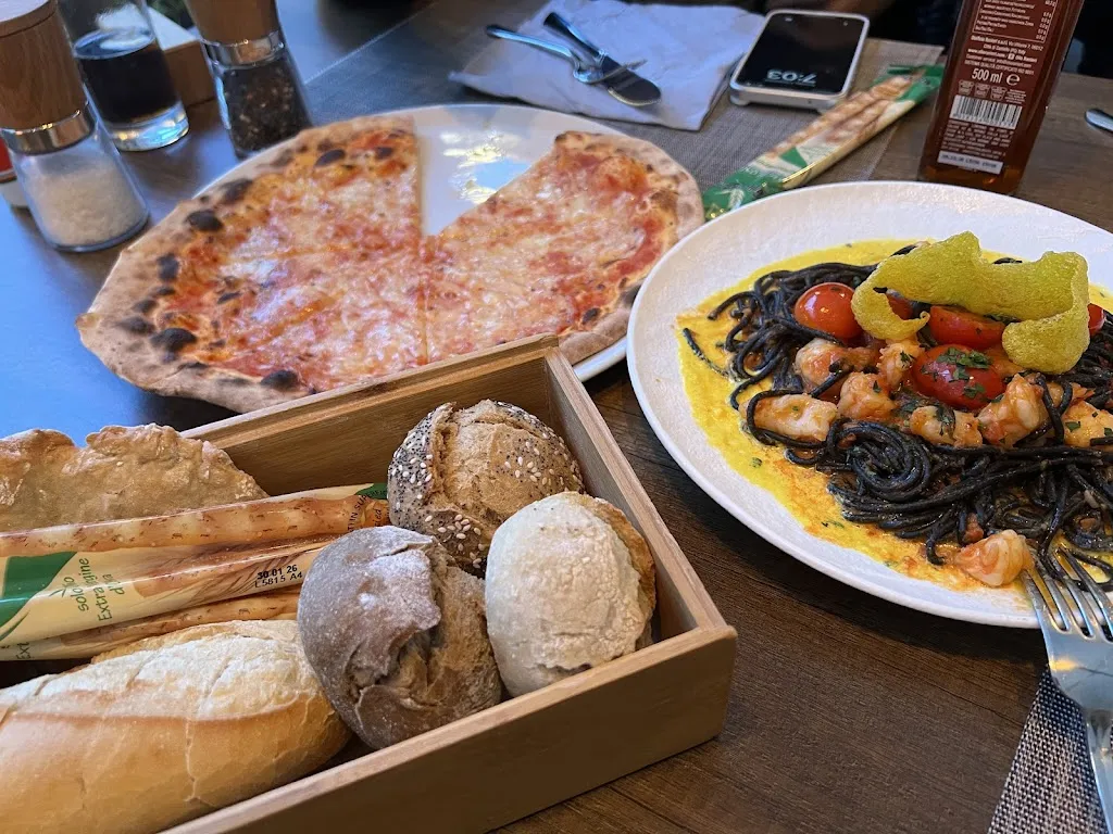 Zaid Alanazi_Pizzeria Restaurant Rosmarin_Campo Tures_review