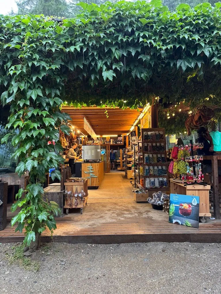 Rivas Wasserfallbar restaurant in Campo Tures