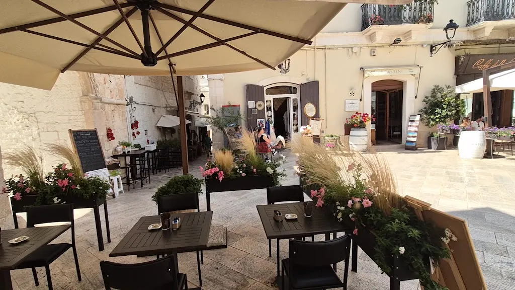 Atipico VIII - Ristorante Bistrot & Cocktail Bar_Locorotondo_slider_image_2