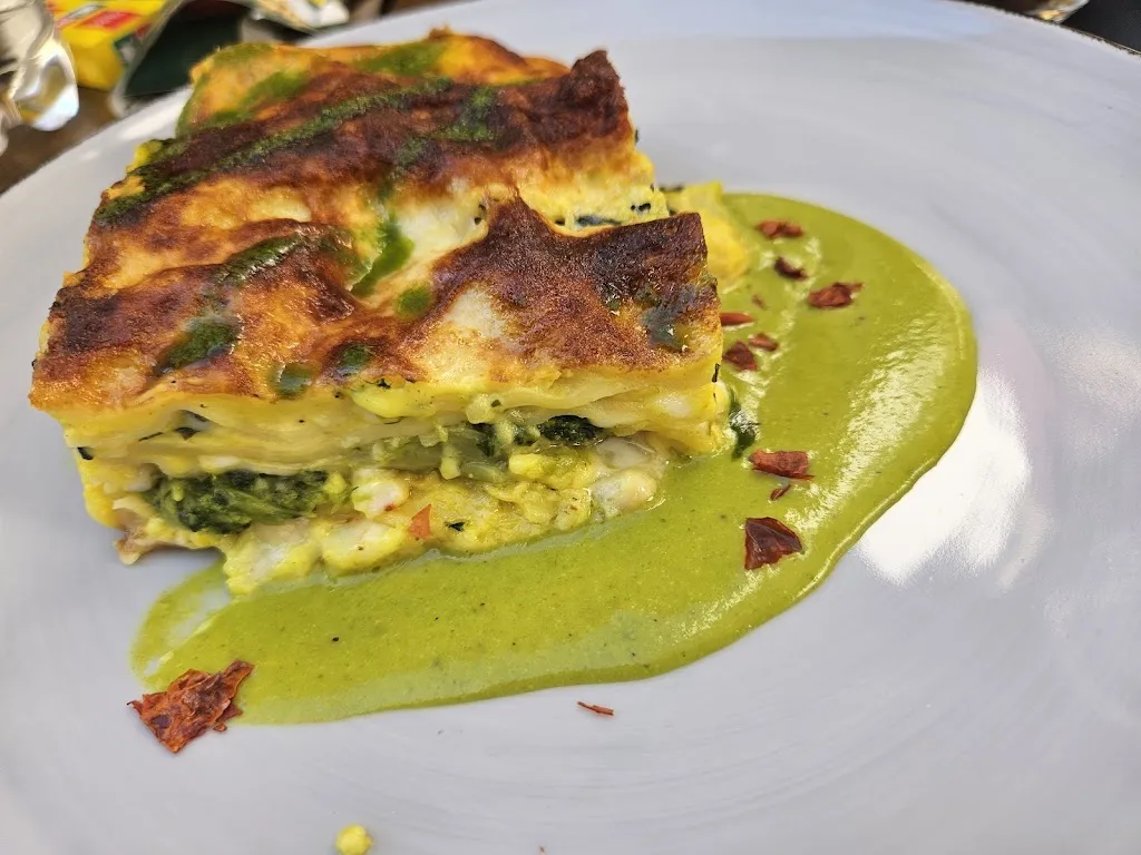 Atipico VIII - Ristorante Bistrot & Cocktail Bar_Locorotondo_slider_image_3