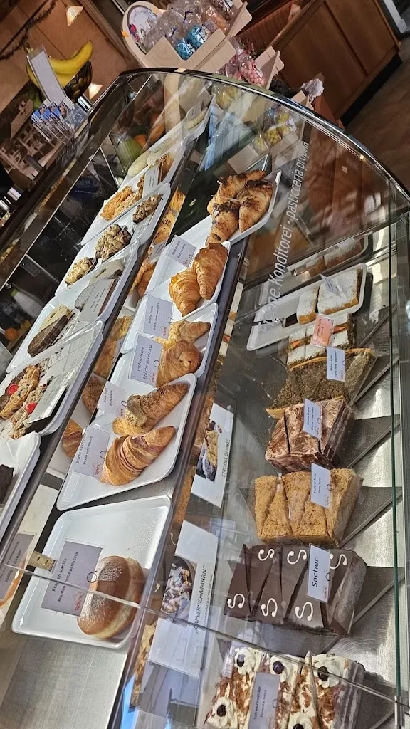 محمد الحربي_Konditorei Cafè Eisdiele Snack Bar Röck_Campo Tures_review