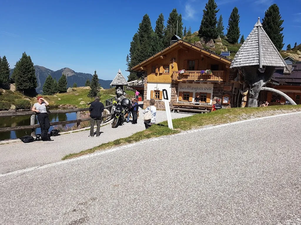 Frenk Janse_Bar Ristorante Passo Manghen_Castello Molina di Fiemme_review