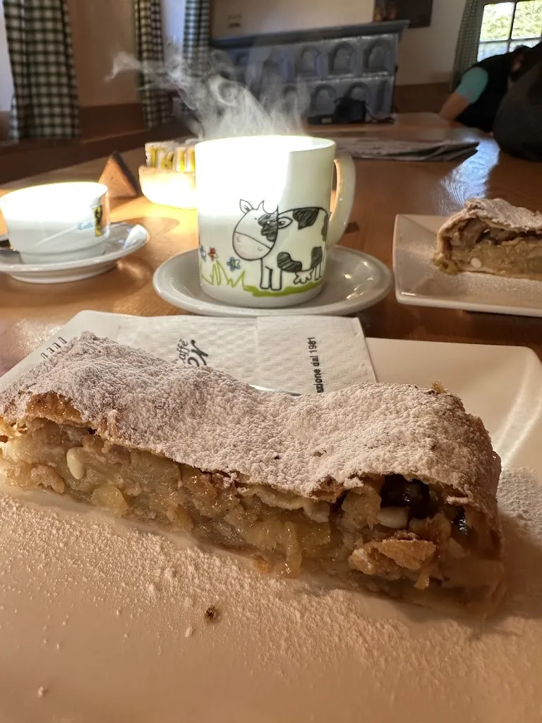 Bar Ristorante Passo Manghen_Castello Molina di Fiemme_slider_image_3