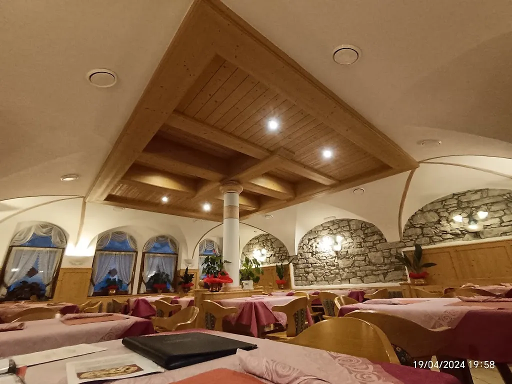 Bar Pizzeria Crosara_Castello Tesino_slider_image_3