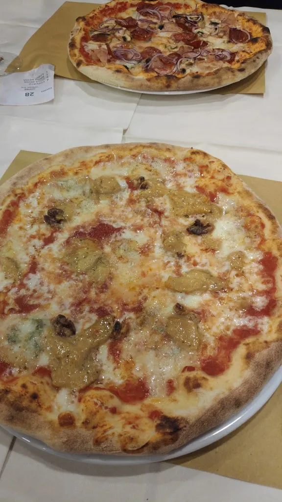 Pizzeria Ristorante Genzianella_Cavedine_slider_image_2