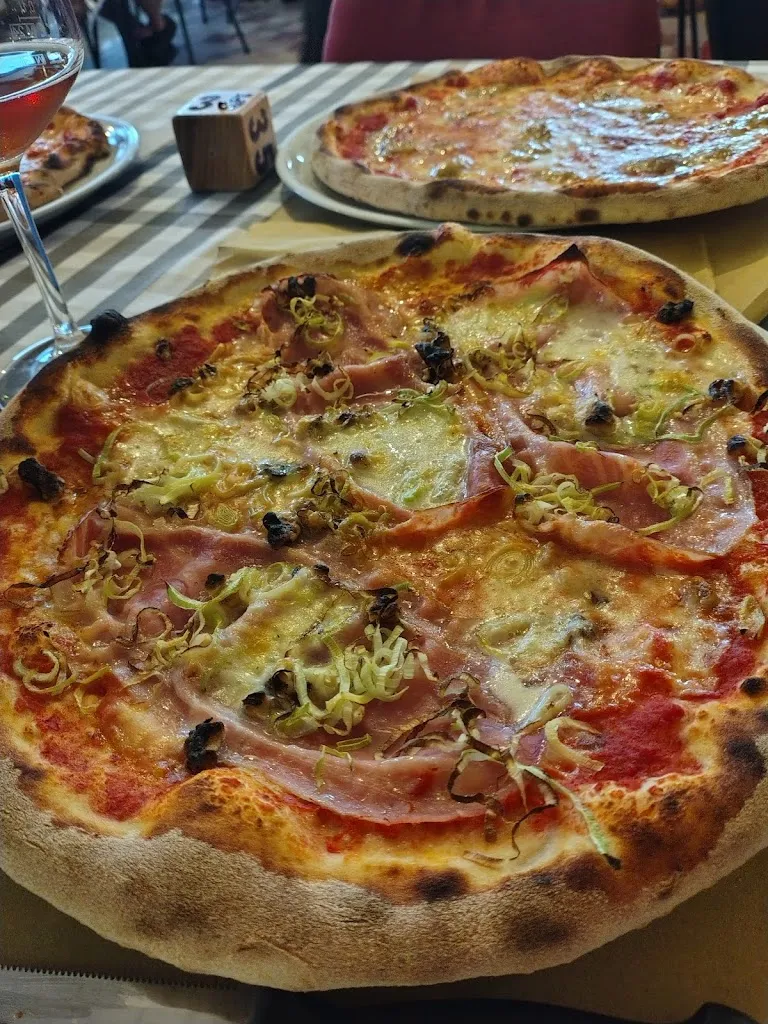 Pizzeria Ristorante Genzianella_Cavedine_slider_image_3