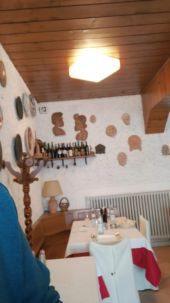 Albergo Dolomiti Dei F.Lli Zini Mario & Roberto Snc restaurant in Cavareno