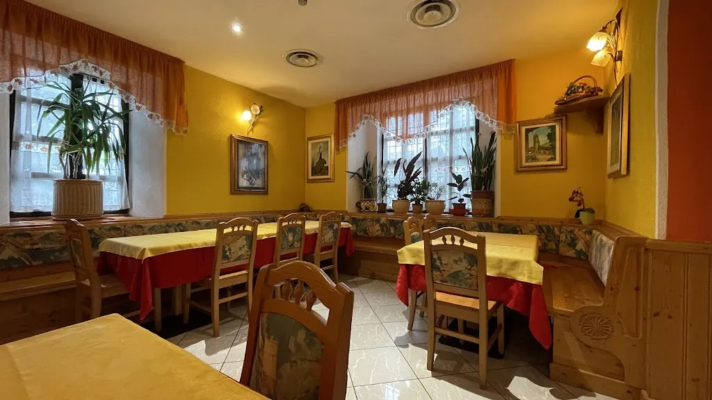 Pizzeria Tre Novembre restaurant in Centa San Nicolò