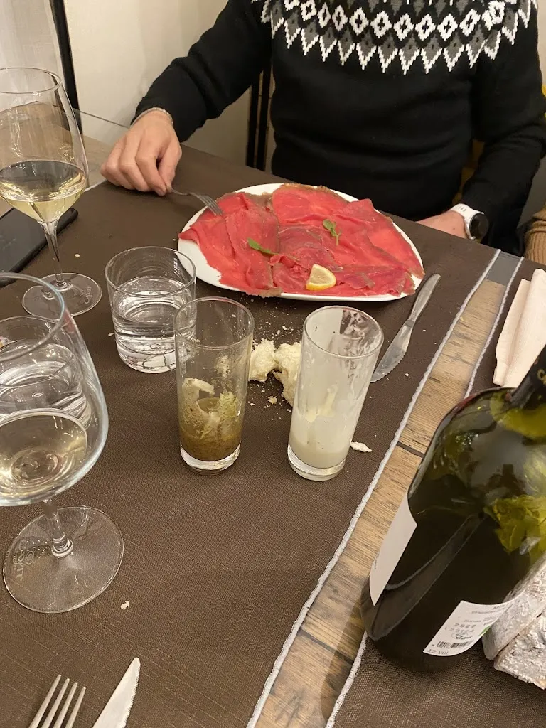 Massimo Coser_Locale tipico al Volt_Cimoneri_review