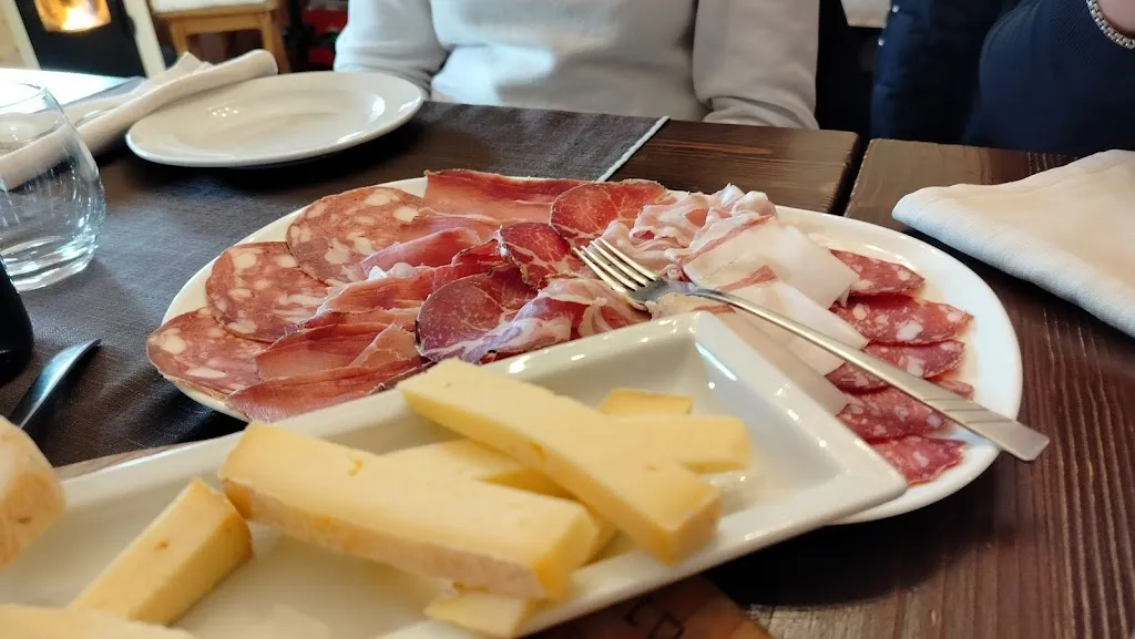 Locale tipico al Volt_Cimoneri_slider_image_3