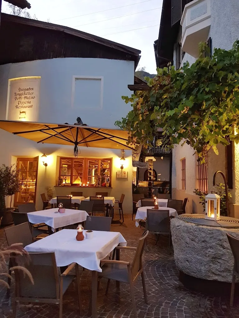 Restaurant Pizzeria Torgglkeller restaurant in Chiusa