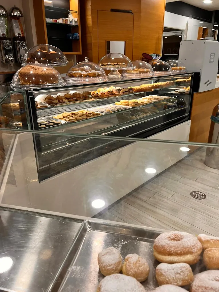 Eden Cafè Pizzeria Ristorante restaurant in Castelnuovo Vomano