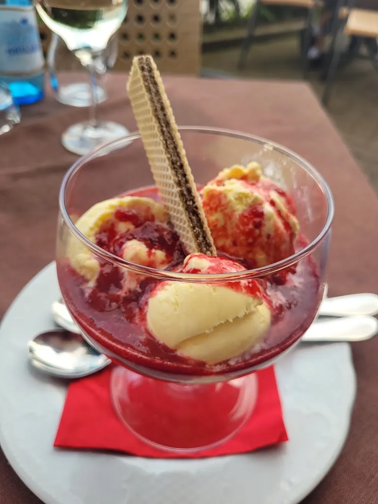 Pizzeria Pub Monika_Chiusa_slider_image_3