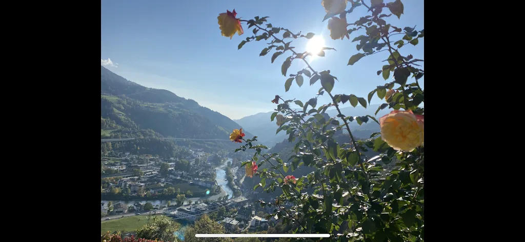 marion uschold_Hienghof_Chiusa_review