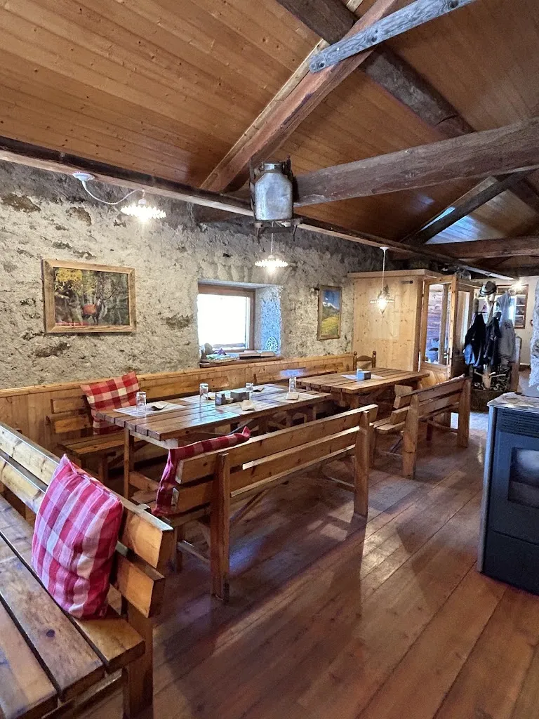Malga Mare restaurant in Cogolo
