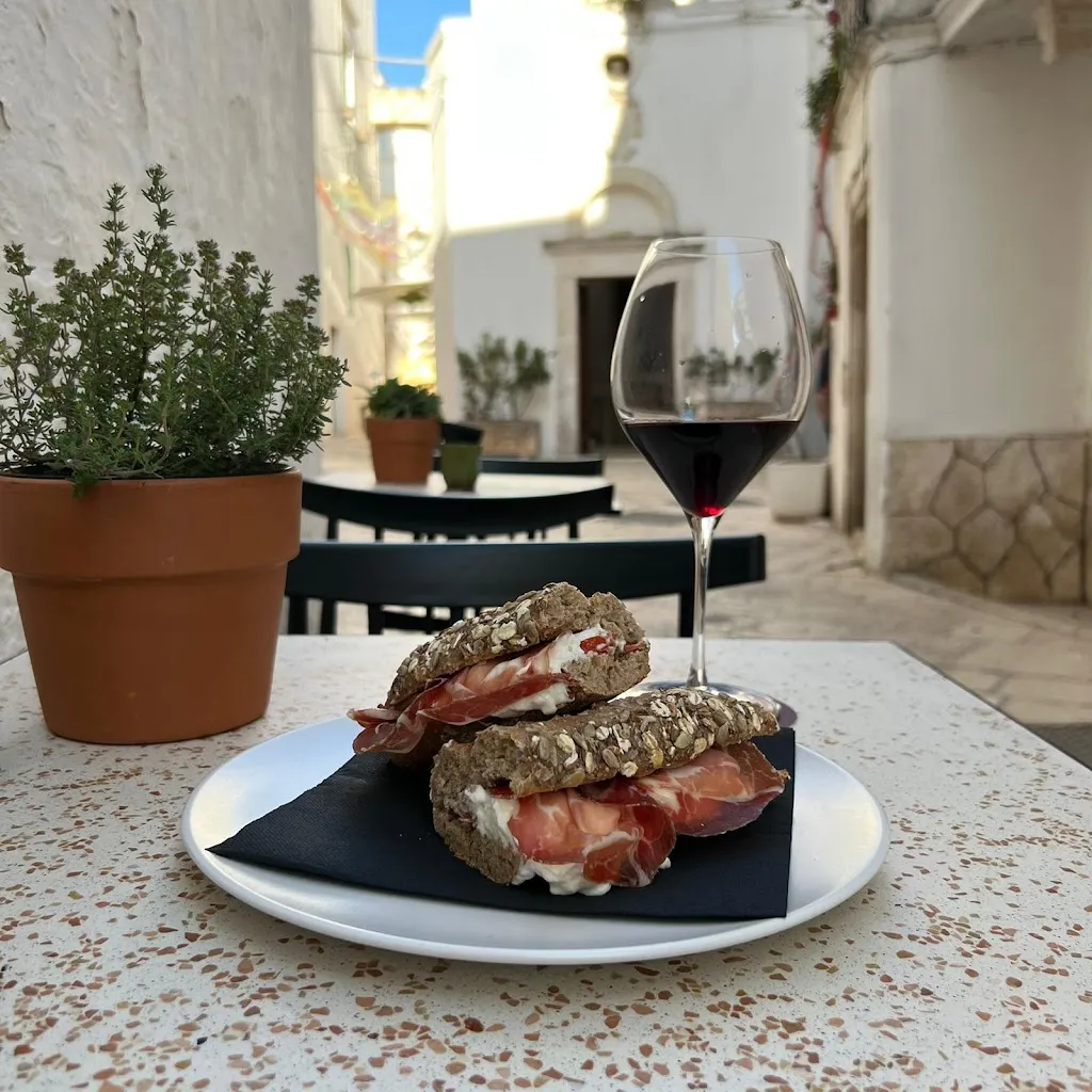 Vinifera vini & affini_Locorotondo_slider_image_3