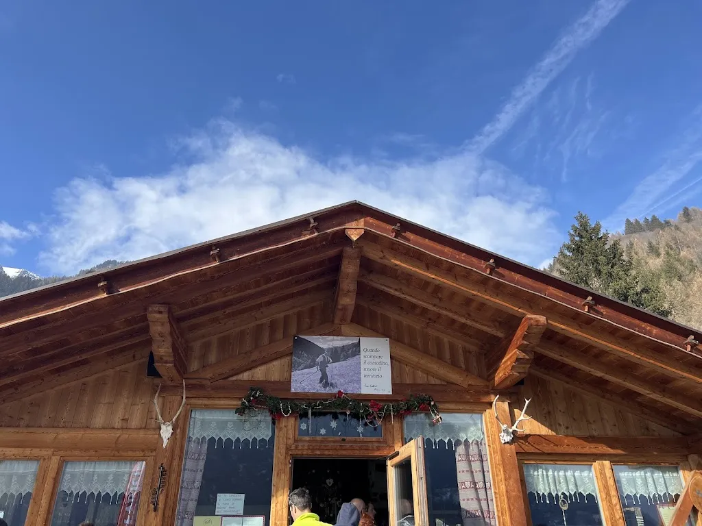 Petr Matoušek_Baita 3 Larici_Cogolo_review