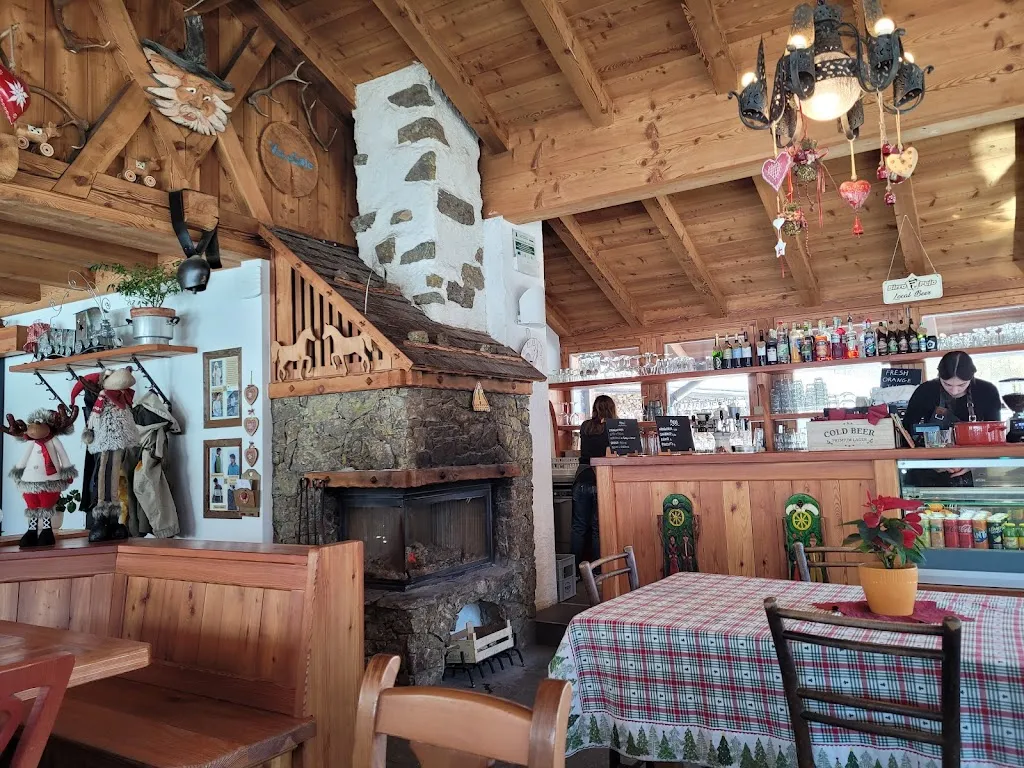 Baita 3 Larici restaurant in Cogolo