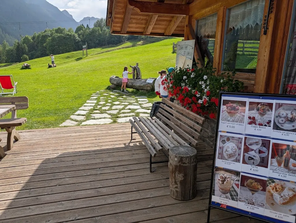 Baita 3 Larici_Cogolo_slider_image_3