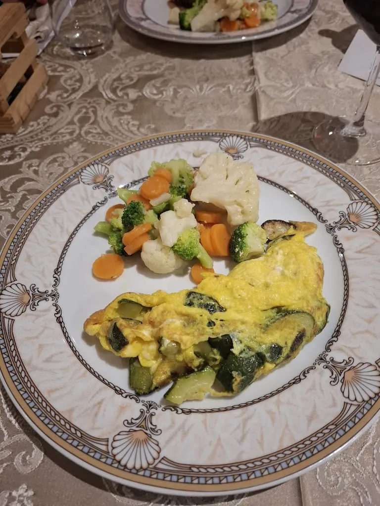 Enrico Ghisini_Albergo San Rocco_Cogolo_review