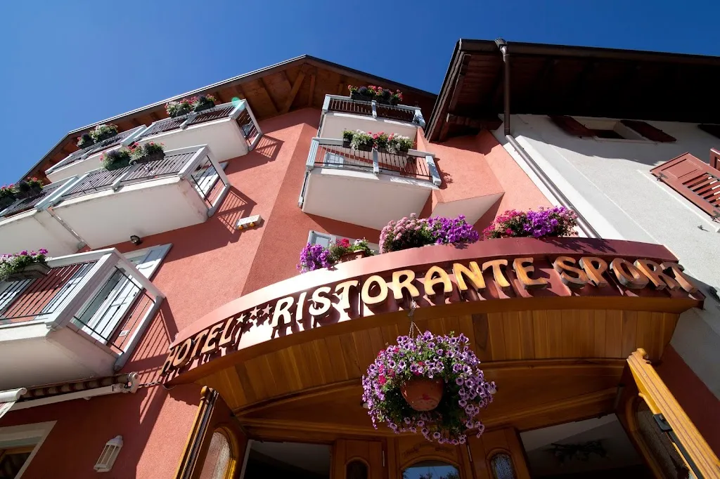 Hotel Sport Ristorante Bar Pizzeria di Singh Gurjeet restaurant in Coredo