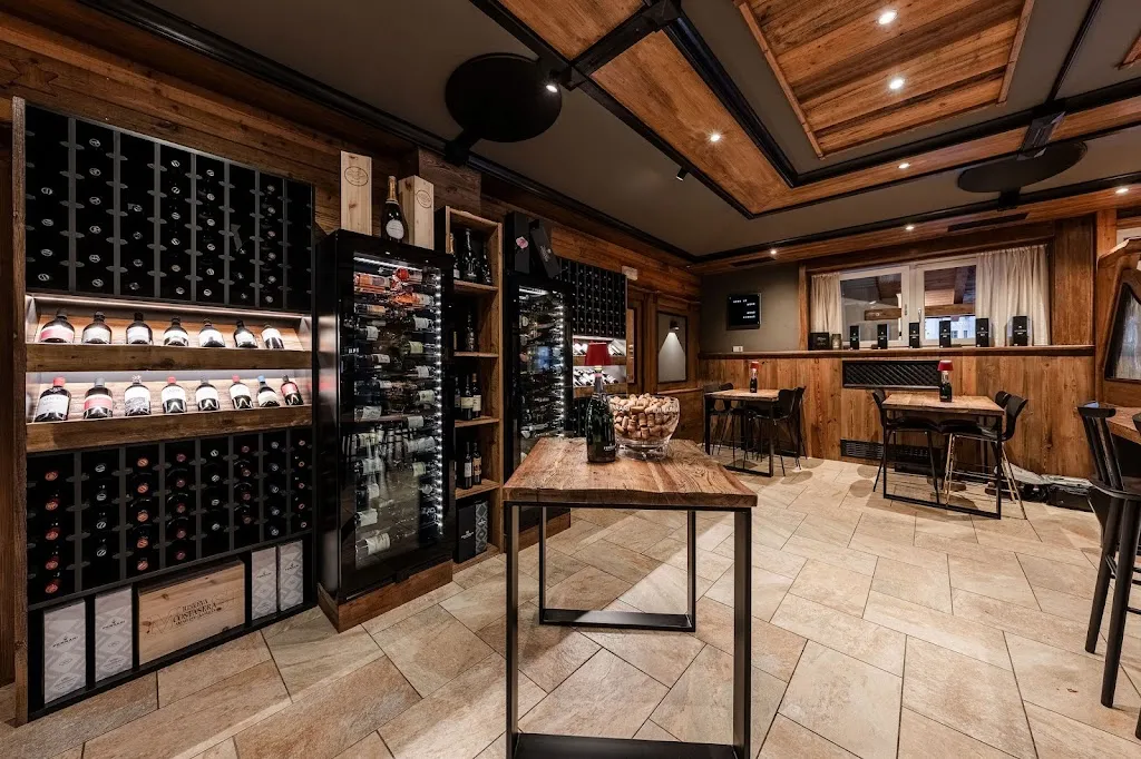 La Noria Bistrot Pizza e Vino restaurant in Commezzadura