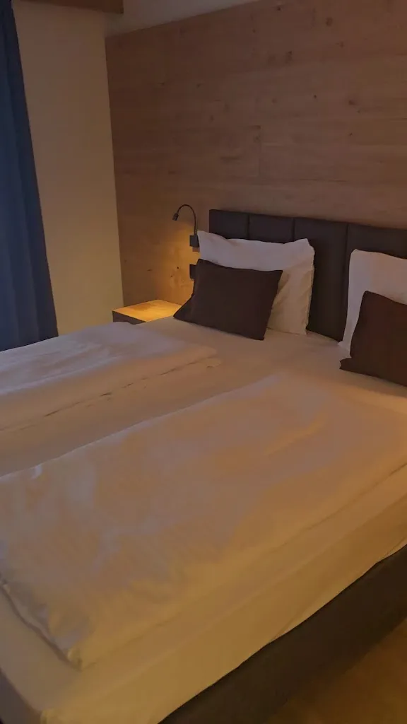 Sylvia Pavlova_Monroc Hotel_Commezzadura_recensione