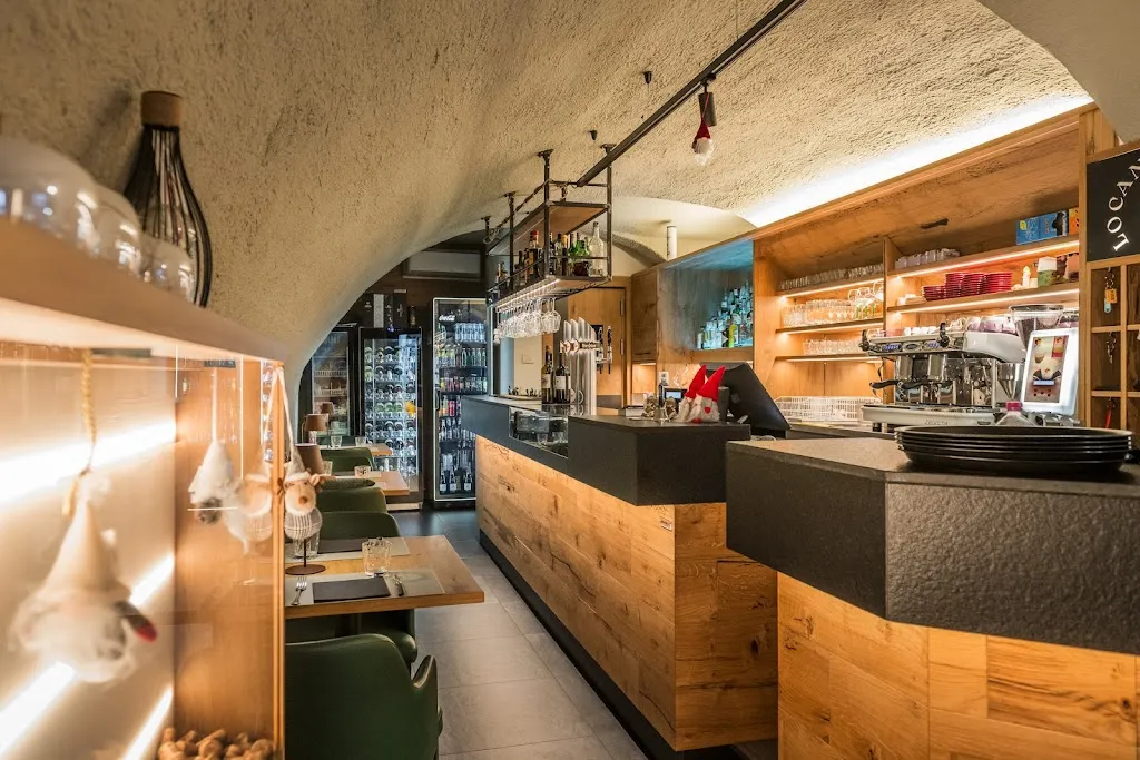 Ristorante Pizzeria Locanda Elisa restaurant in Commezzadura